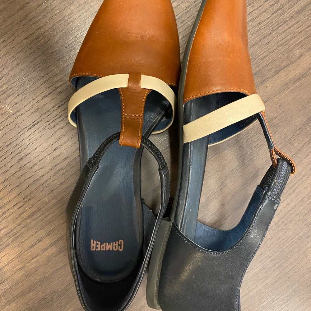 Camper ladies slip on leather shoes size 37 NWOT tan and blue - classic style!